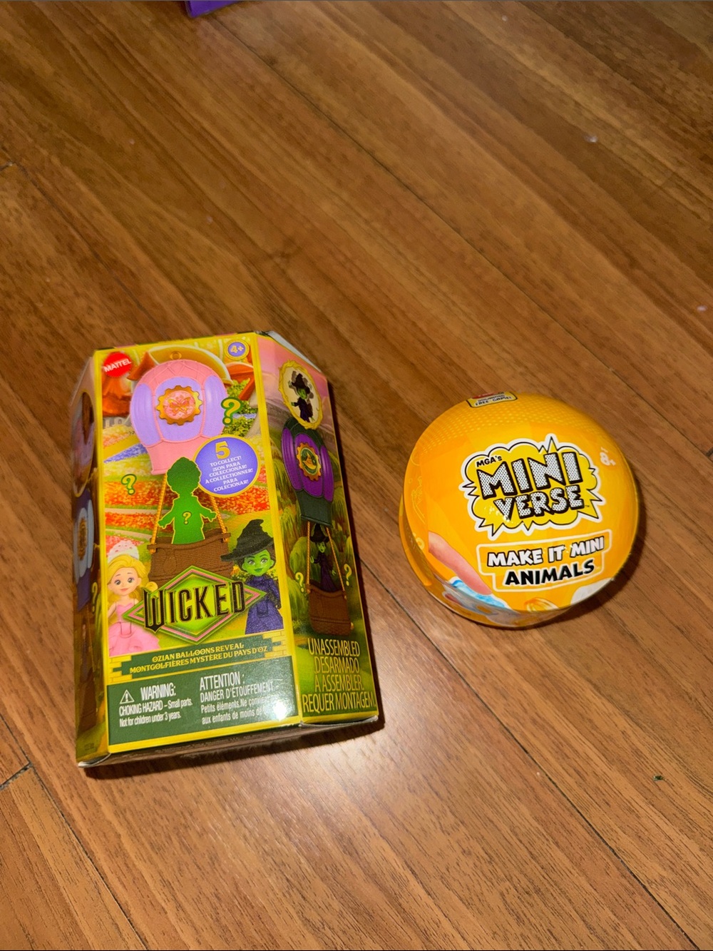 NIB Blond Boxes - Wicked, Miniverse